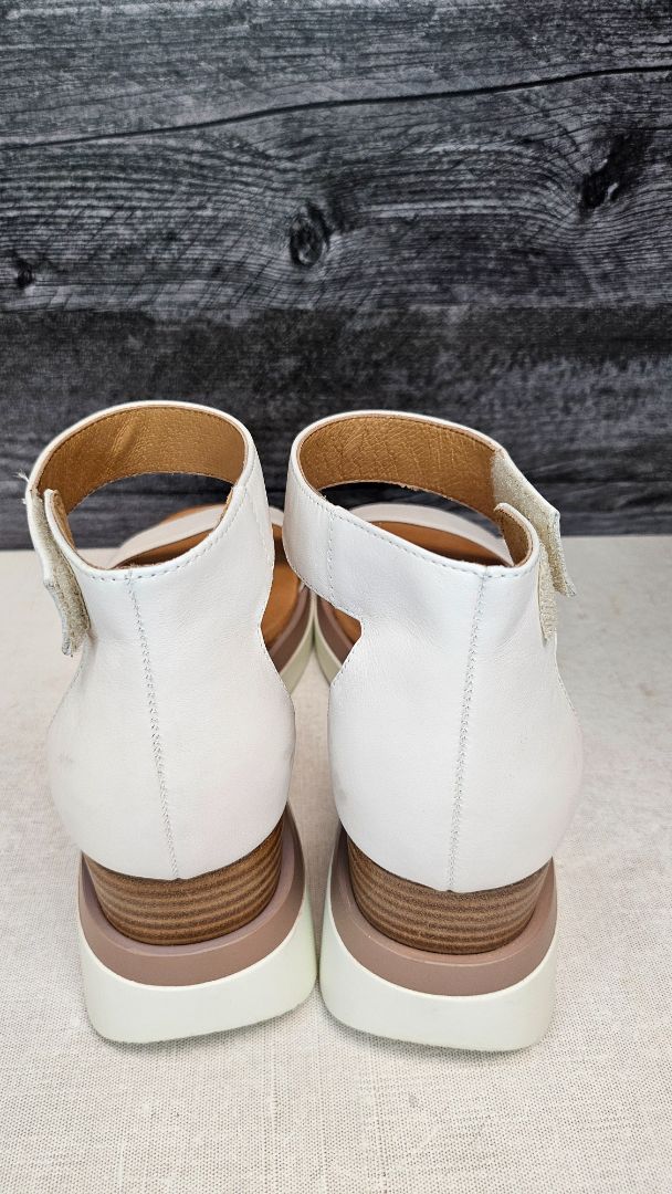 EOS Cream Strap Wedge Sandal NEW (41)