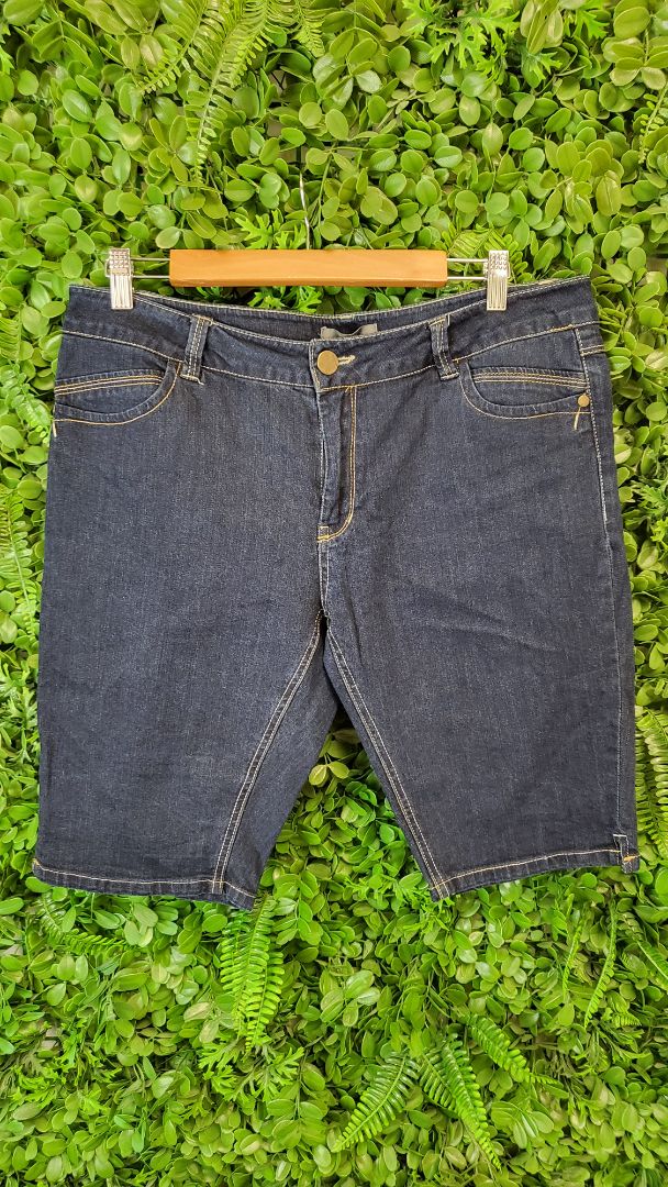 Max Ink Denim Knee Shorts (16)