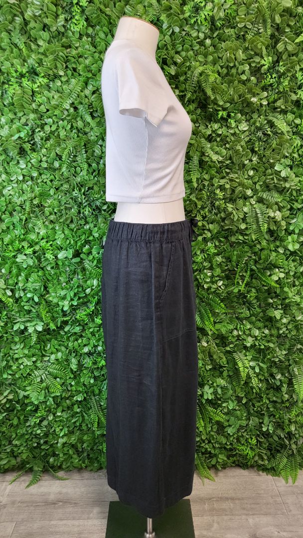 D-Luxe Black Linen Midi Skirt (10)