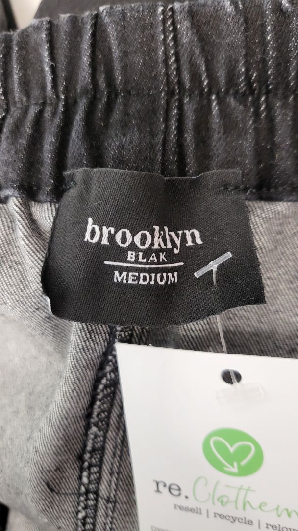 Brooklyn Black Barrel Jeans (12)