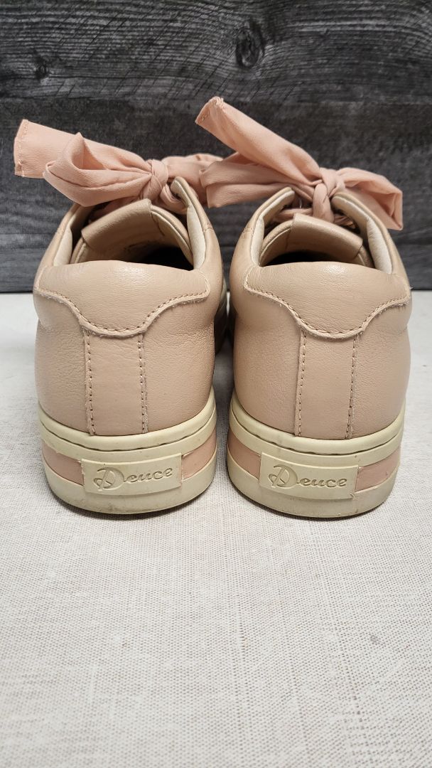 Deuce Blush Leather Sneaker (38)