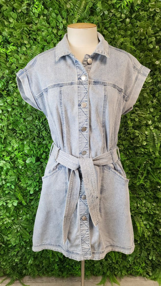 Foxwood Light Wash Denim Dress (8)