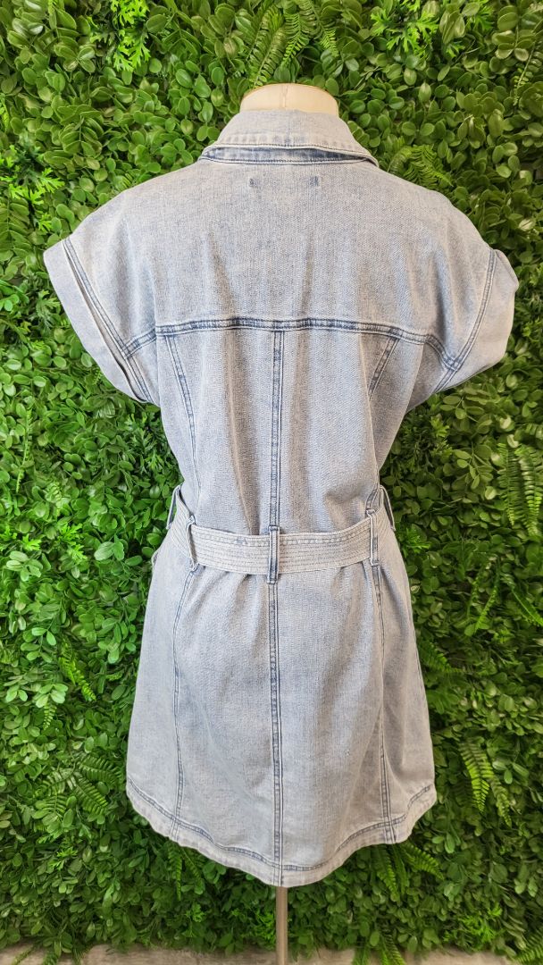 Foxwood Light Wash Denim Dress (8)