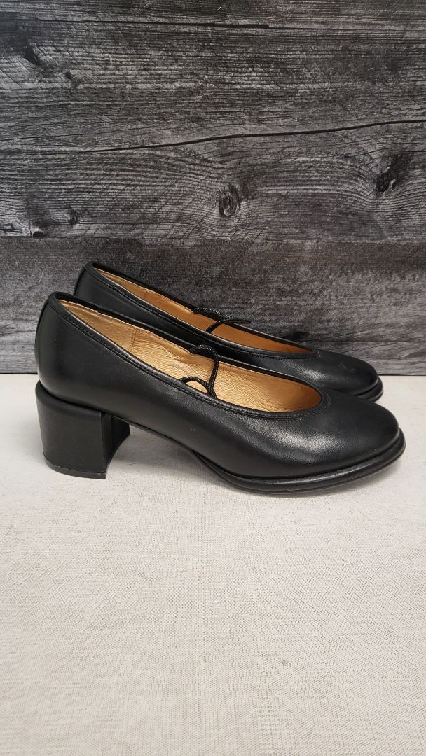 EOS Black Darcella Heel (39)