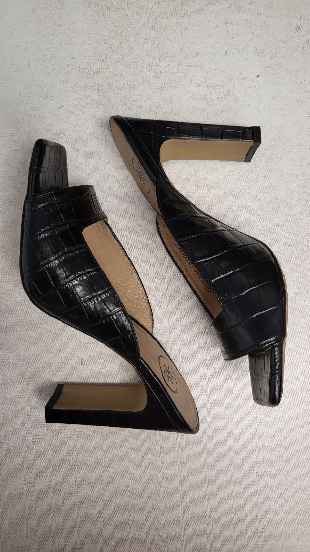 Sole Black Mule Heel (40)