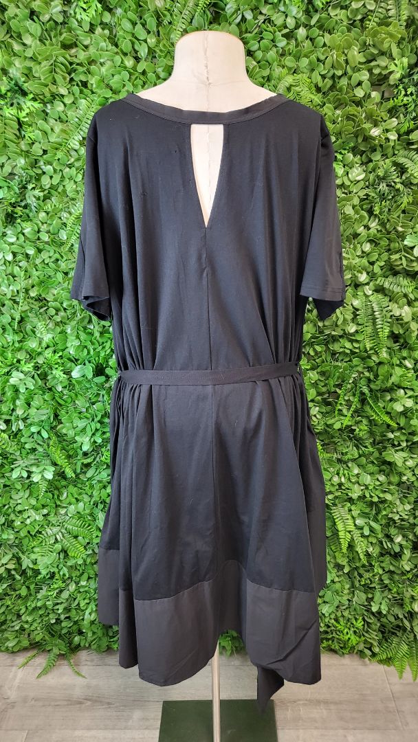 Taylor Black Associate Dress BNWT (14-16)