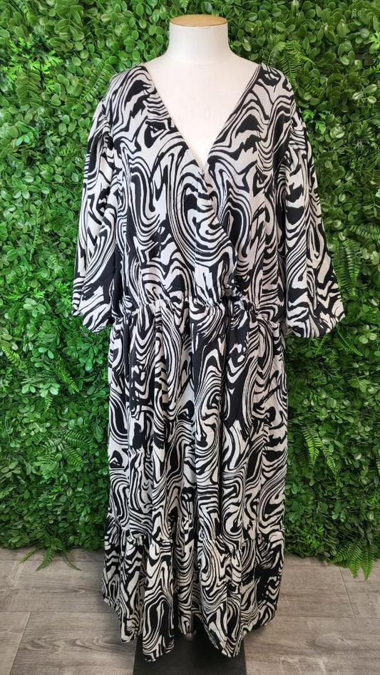 Friday Flamingo B/W Swirl Print Maxi Dress (20)