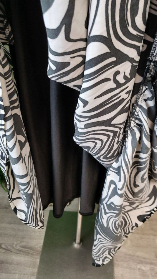 Friday Flamingo B/W Swirl Print Maxi Dress (20)