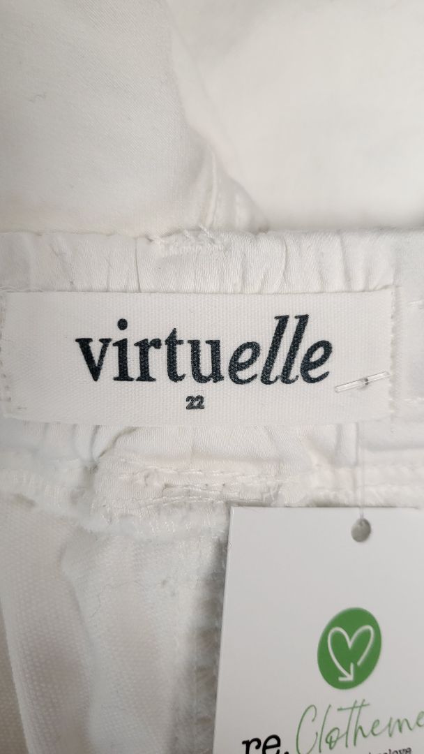 Virtuelle White 3/4 Pant (22)