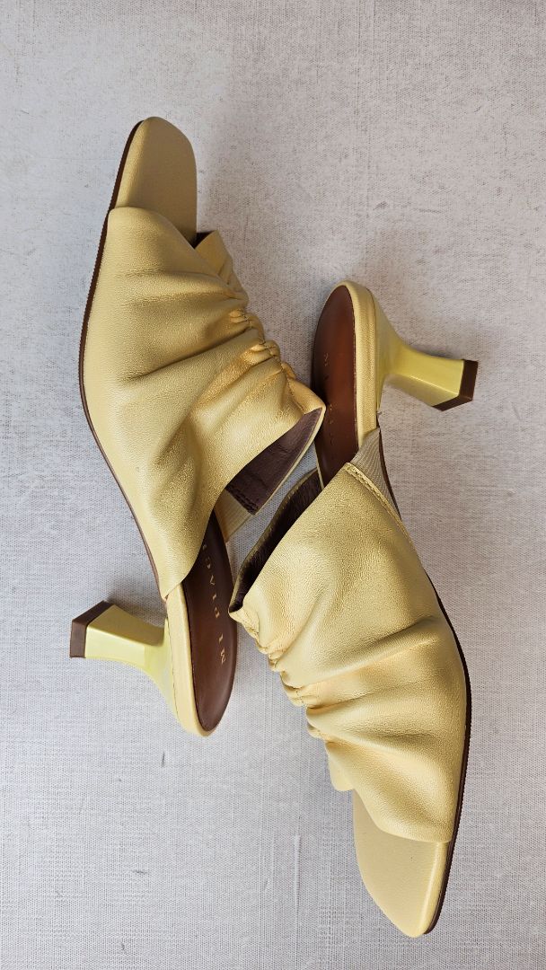 Mi Piaci Yellow Ruched Slide (37)