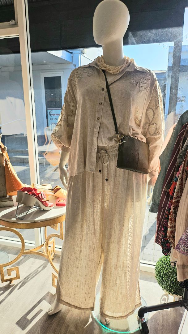 Zarc Natural Embroidery Shirt BNWT (22-24)
