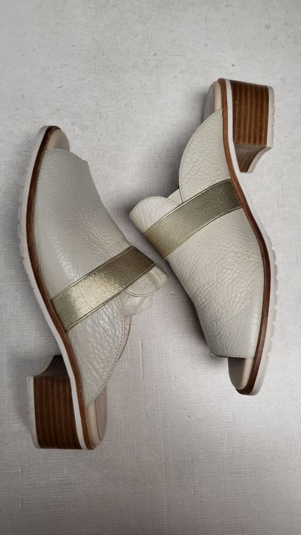 Bresley Bone Leather Slides (41)