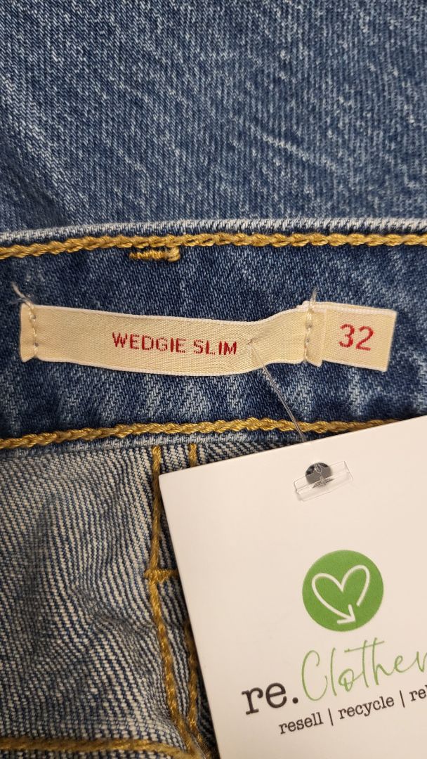 Levis Washed Wedgie Slim Jean (14)