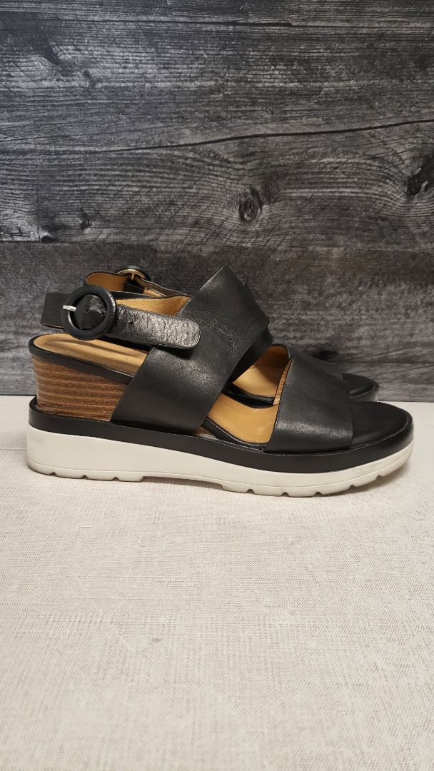 Isabella Anselmi Black Wedge Sandal (38)