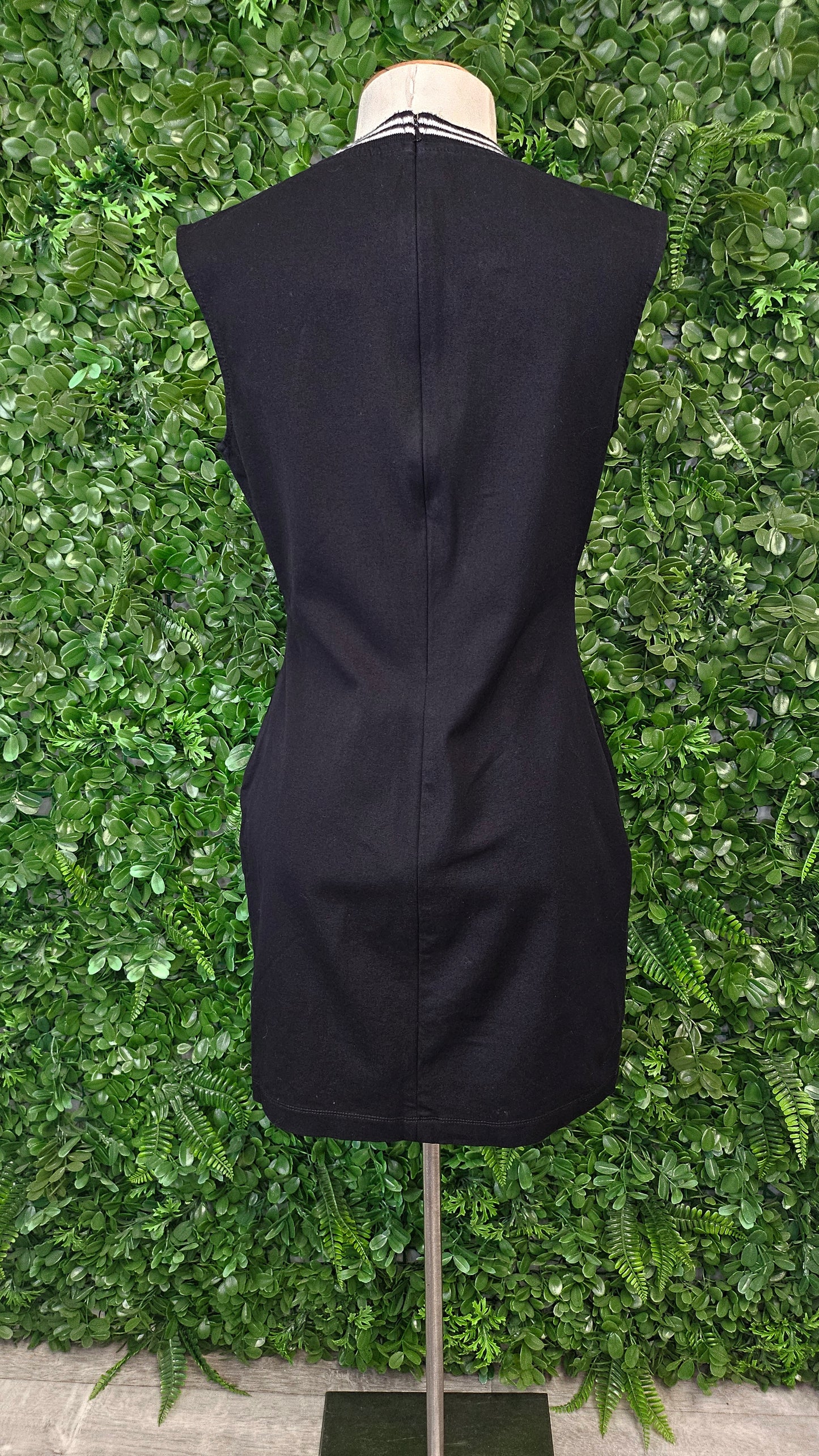 Moochi Black Fitted Dress (8)
