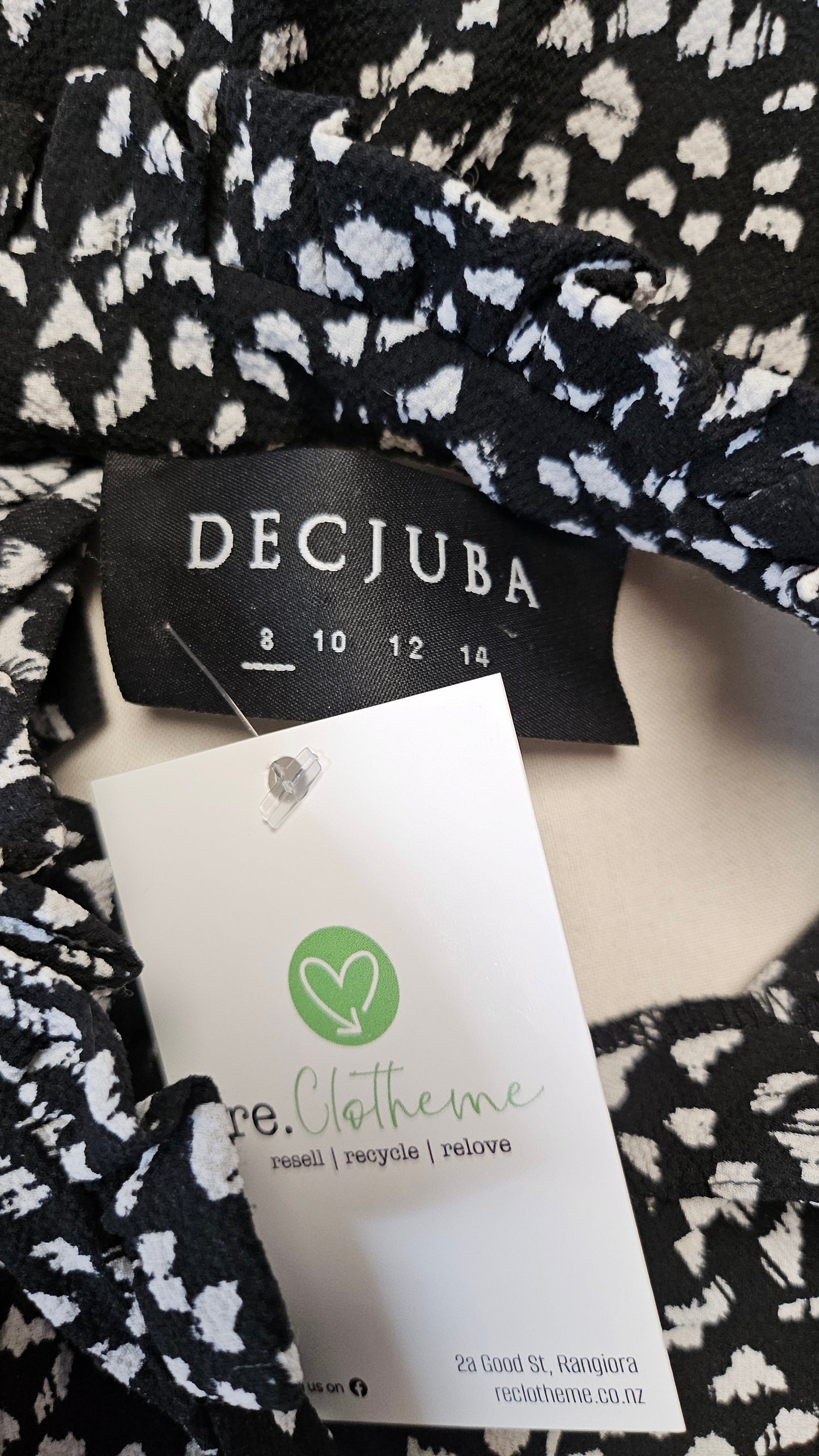 Decjuba B/W Sleeveless Top (8)