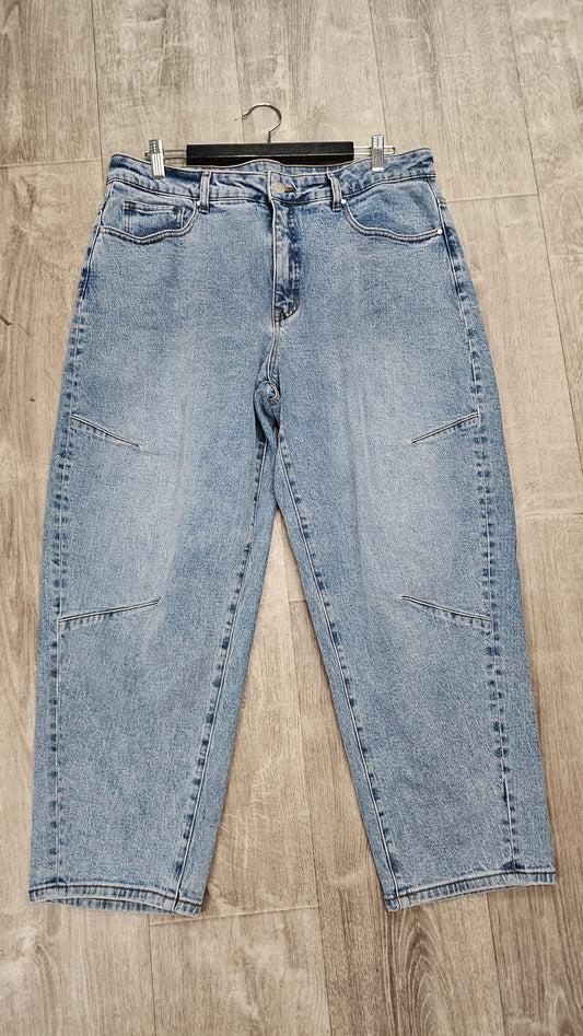 Shine On Label Washed Barrel Jean (14)