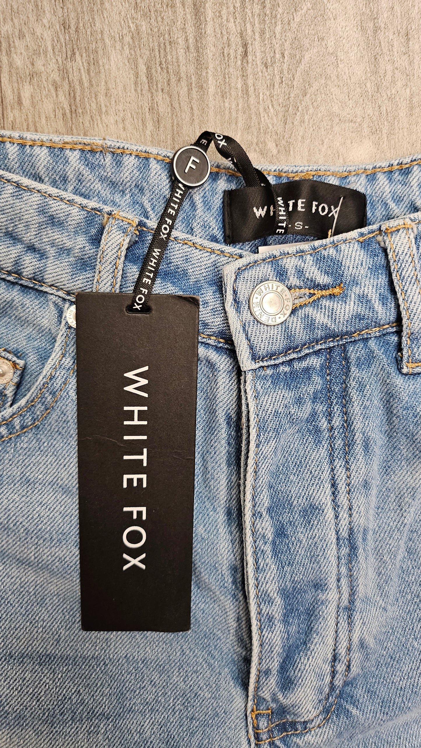 White Fox Mid Blue One Call Away Jeans BNWT (10)