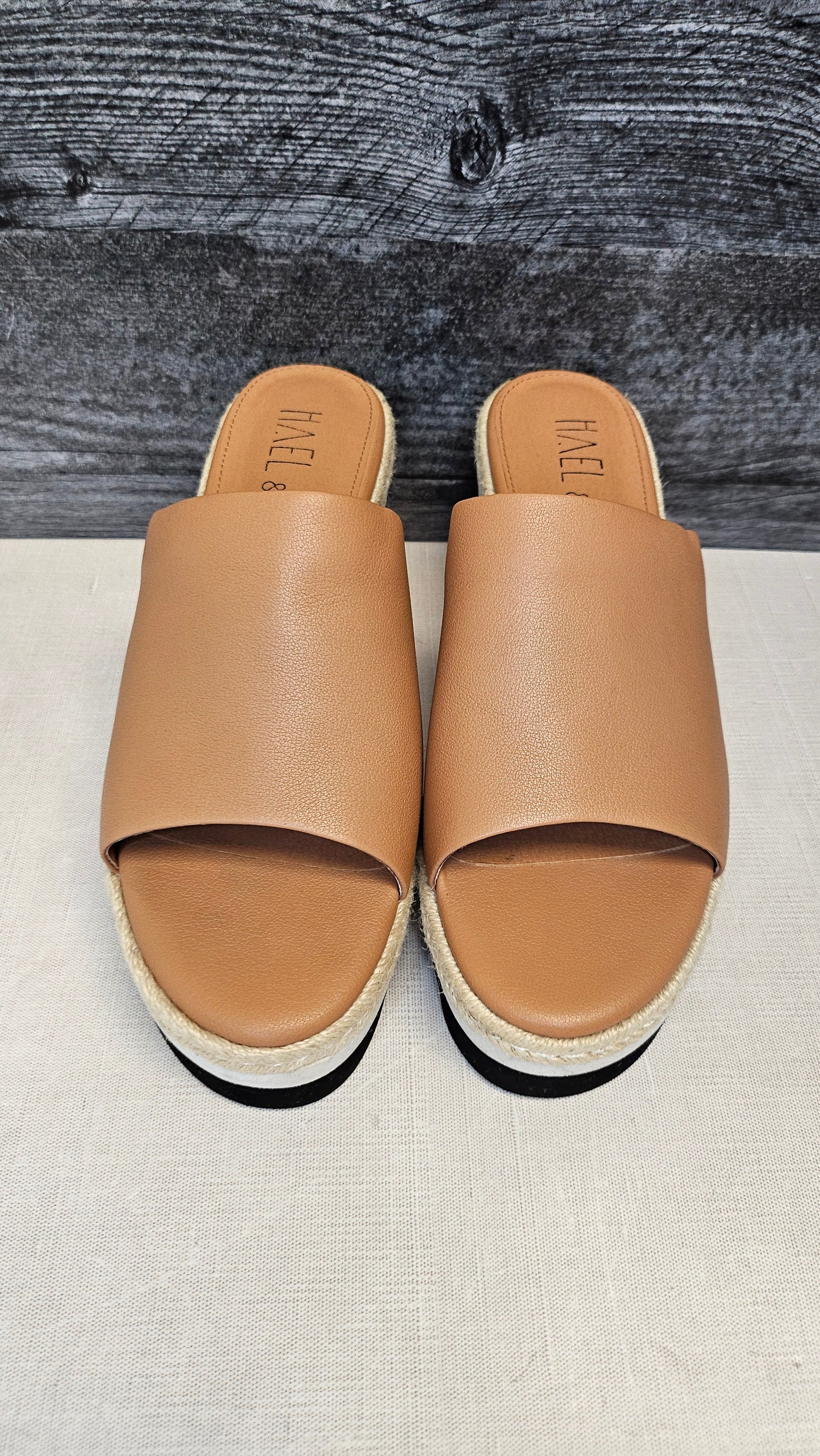 Hael & Jax Tan Wedge Leather Sandal (39)