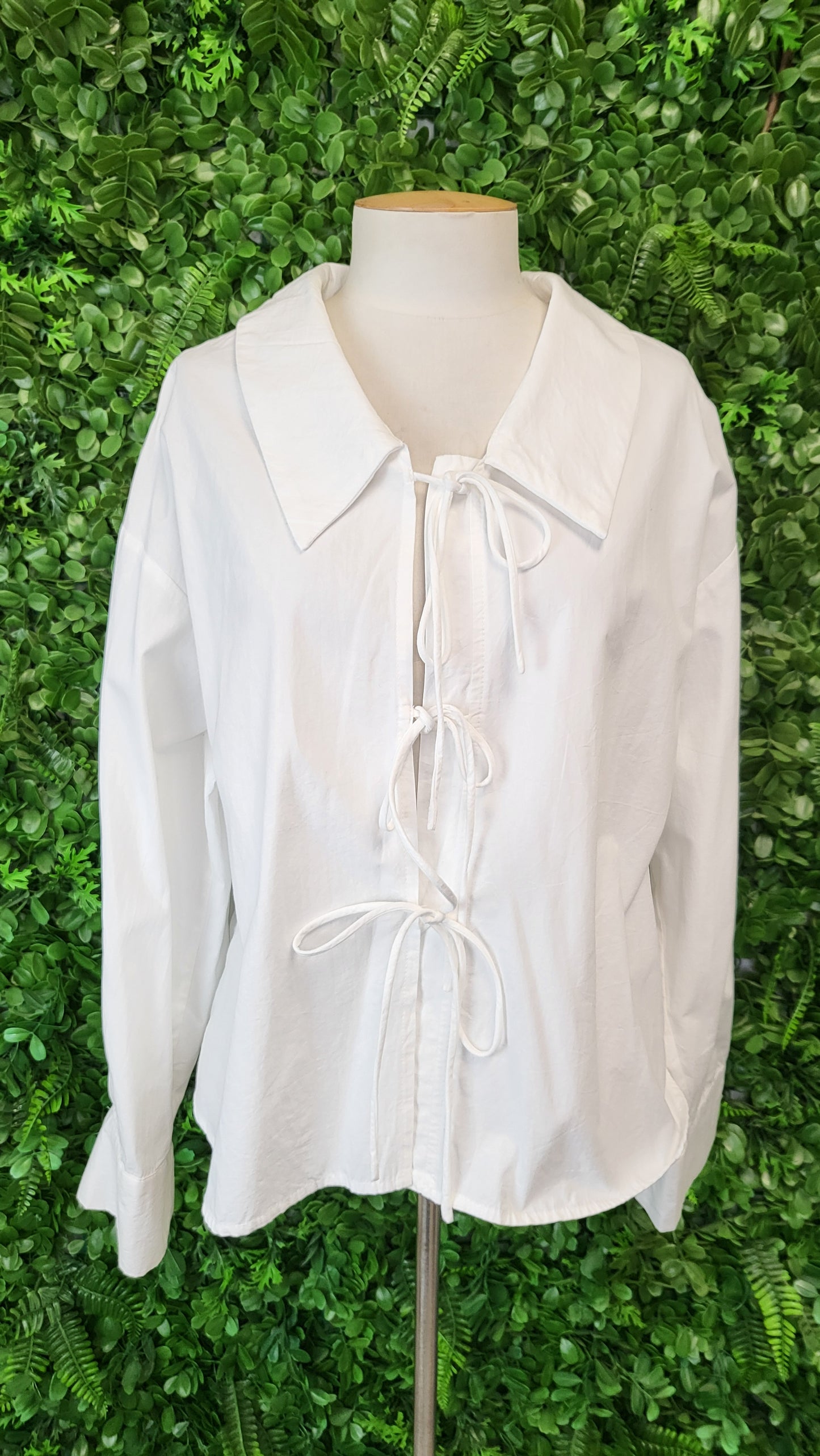 Unknown White Tie Front Shirt (14-16)