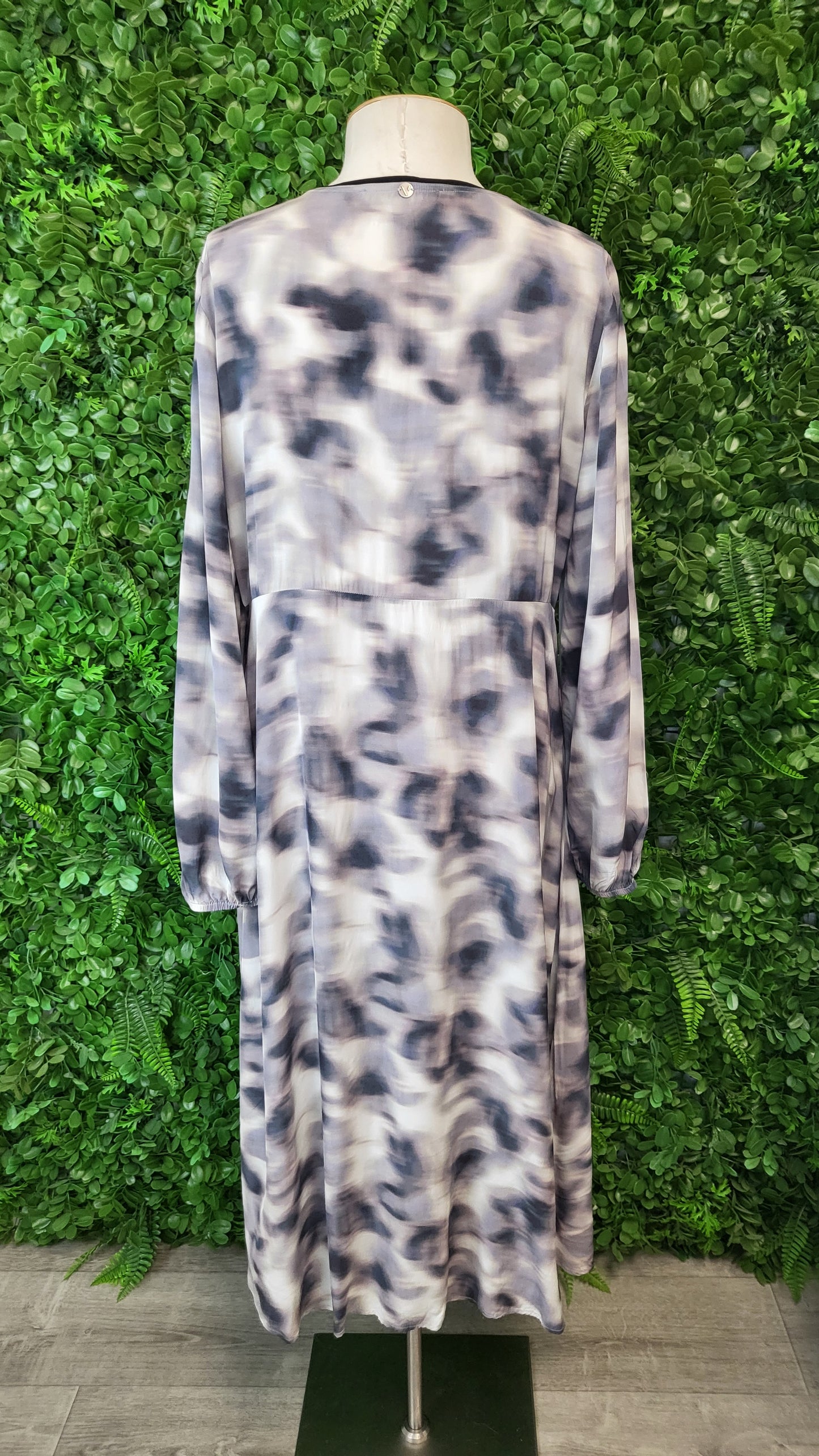 Verge Grey/cream Midi Length Dress (10-12)