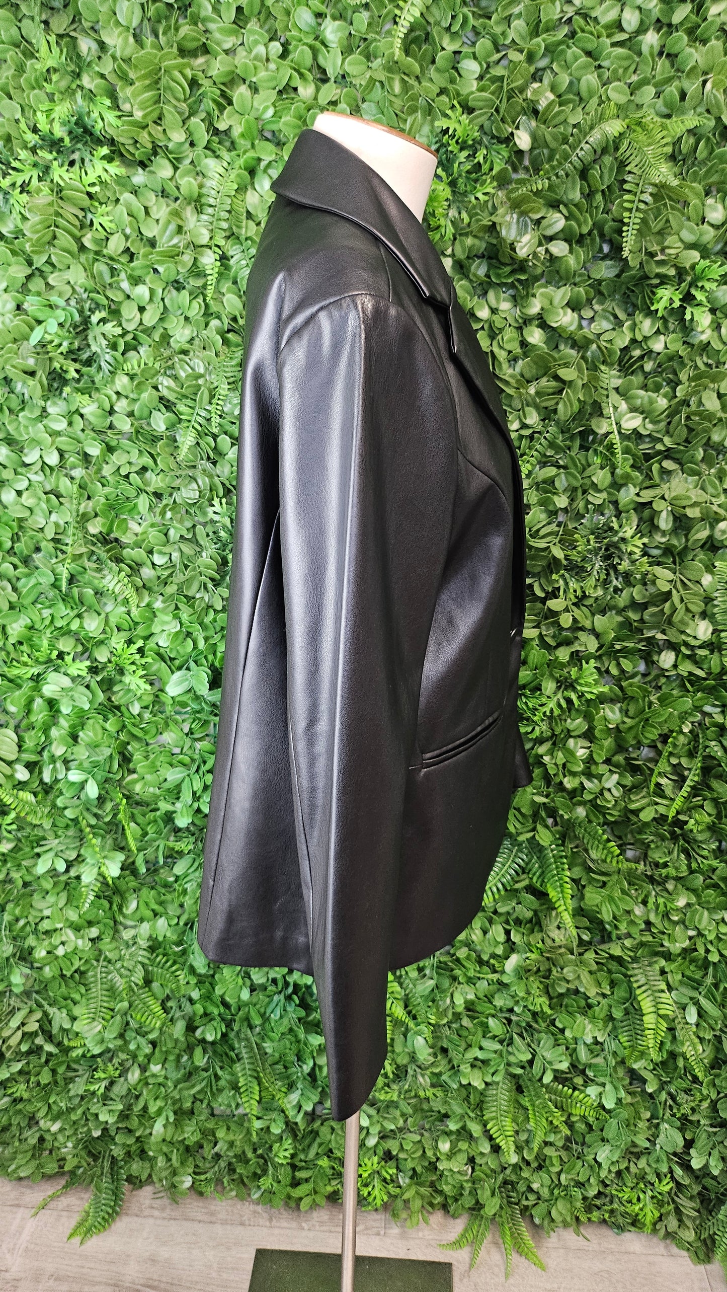 Jacqui E Black Pleather Blazer (14)