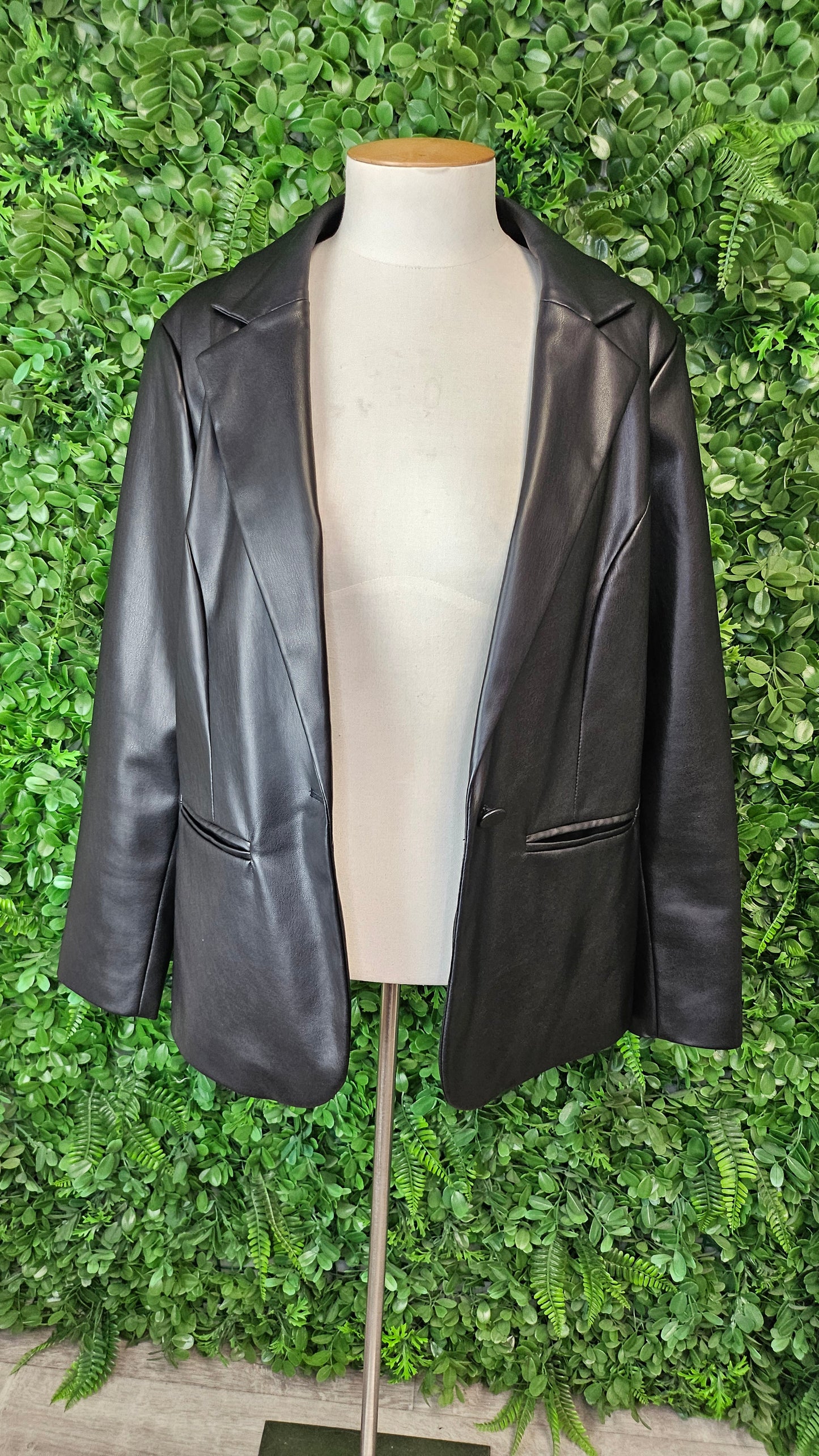 Jacqui E Black Pleather Blazer (14)