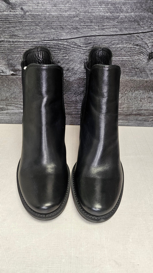 Ecco Black Ankle Boot (41)
