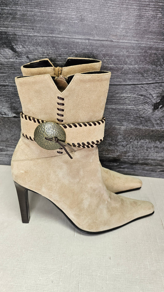 Sachi Sand Suede Boot (8.5)