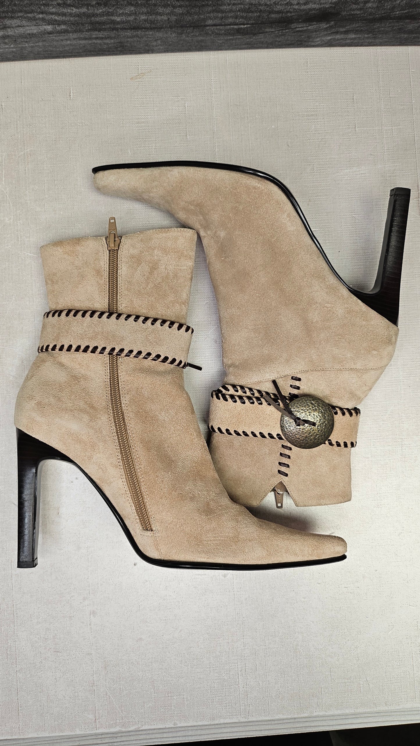Sachi Sand Suede Boot (8.5)