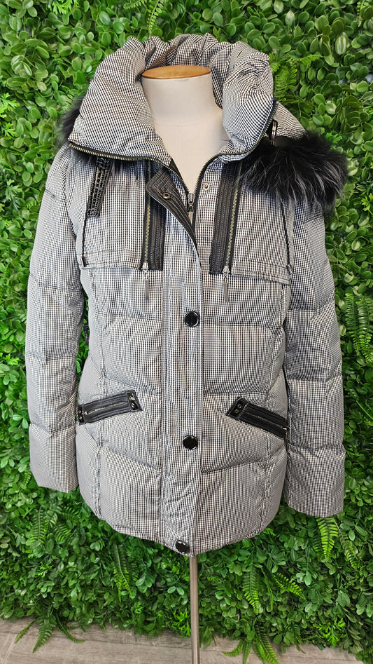 Discovering Gingham Down Jacket (12)
