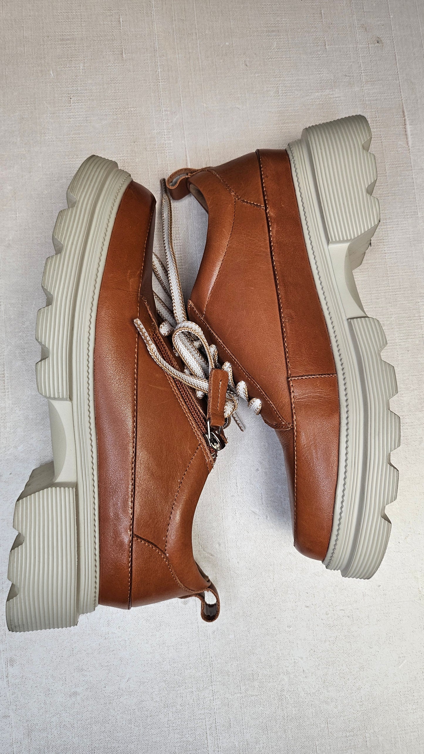 Charlie Rose Tan Leather Lace Up (38)