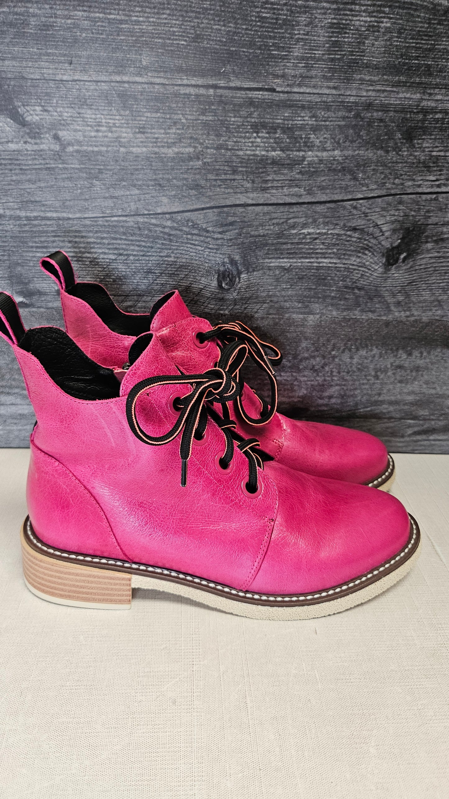 Bresley Pink Leather Boot NEW (38)