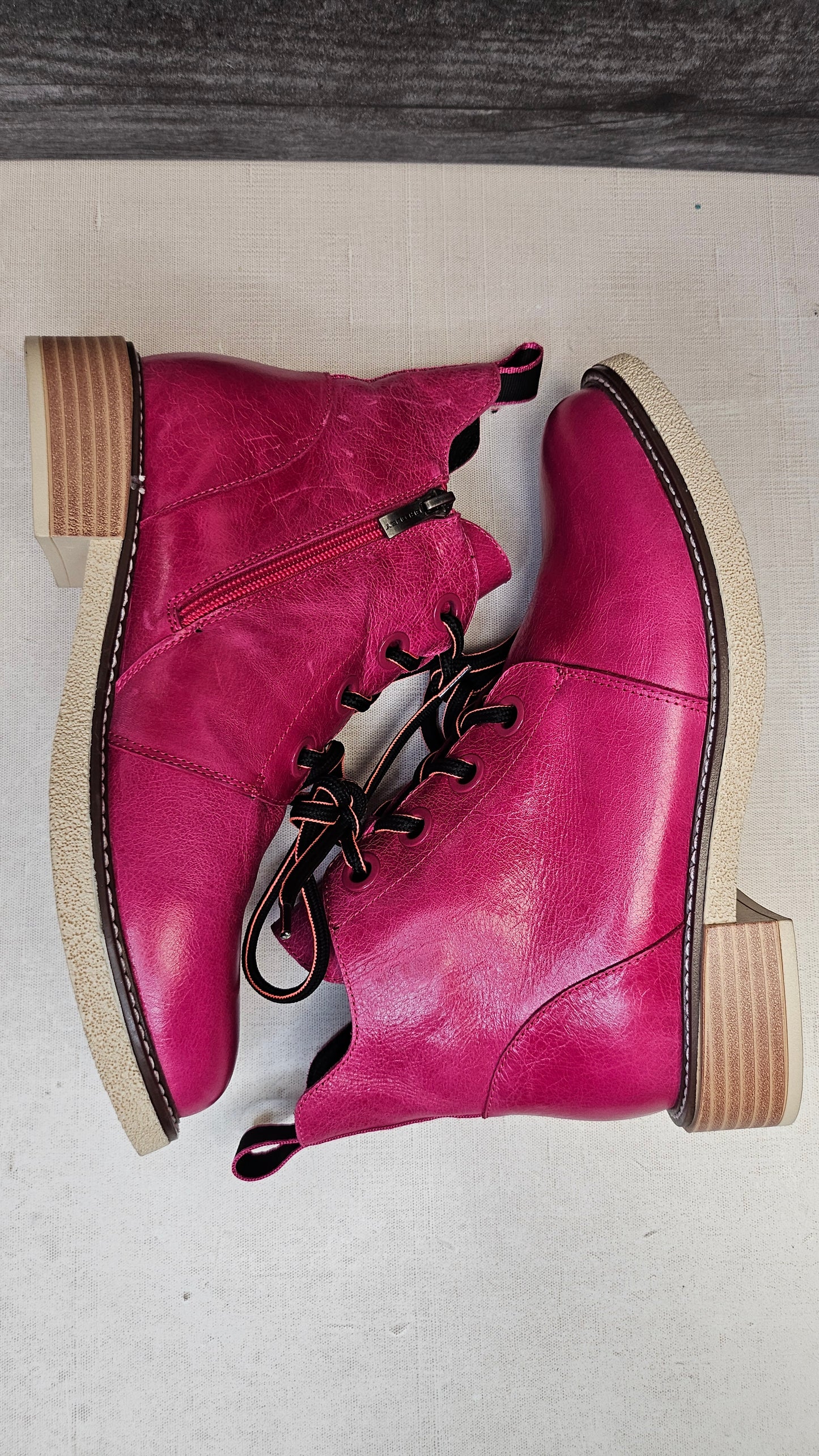 Bresley Pink Leather Boot NEW (38)