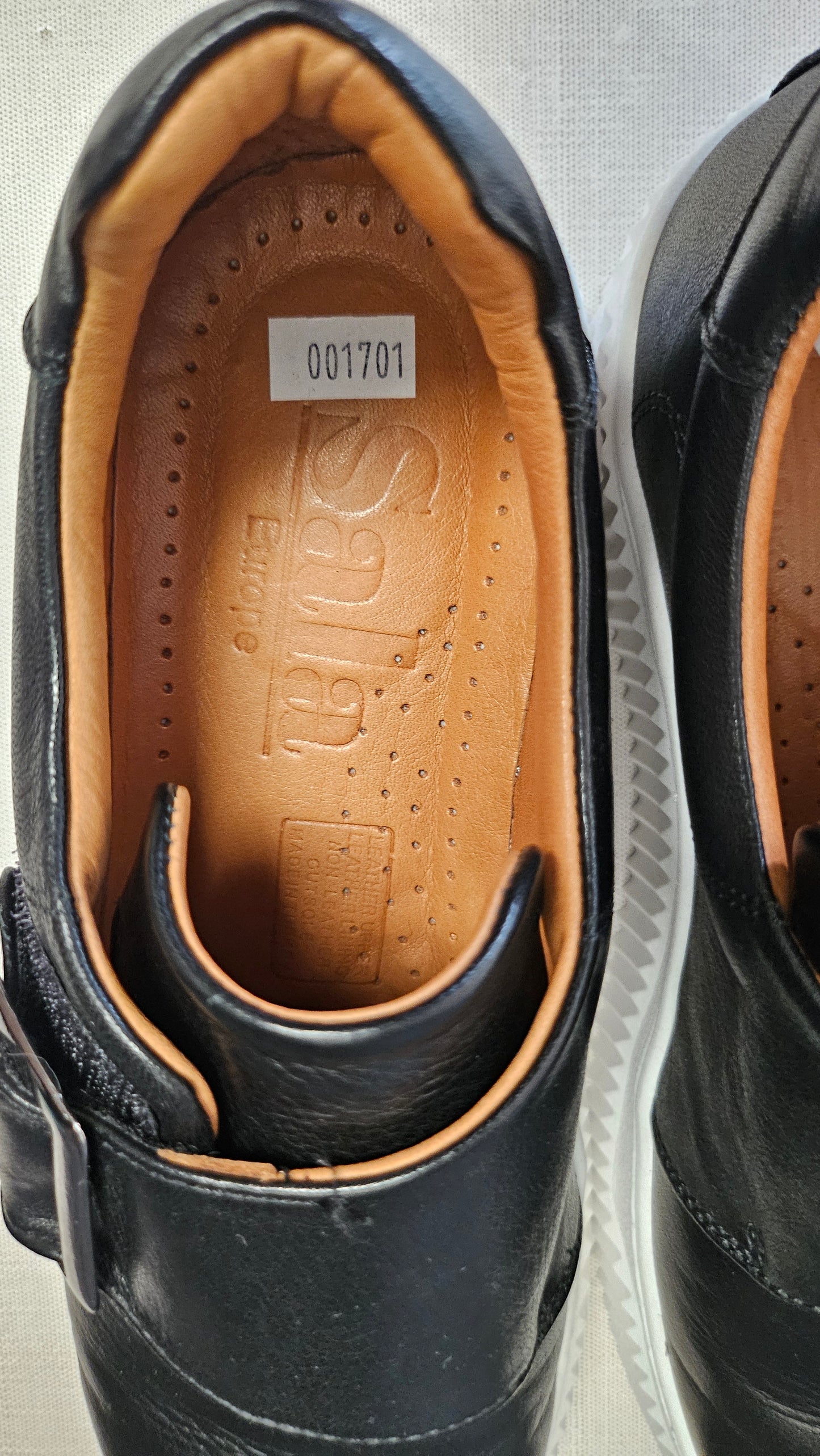 Sala Black Sneakers (38)