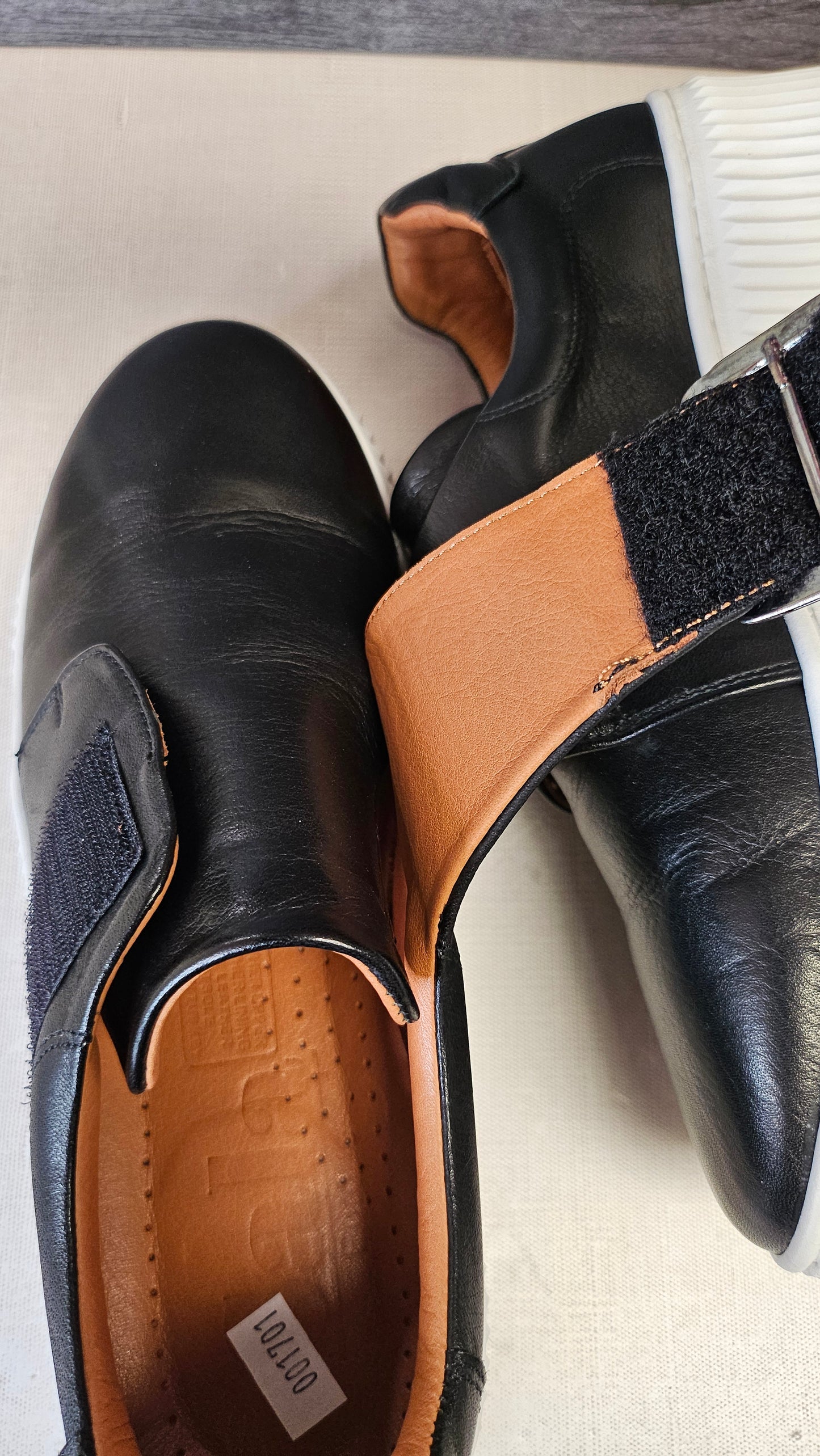 Sala Black Sneakers (38)