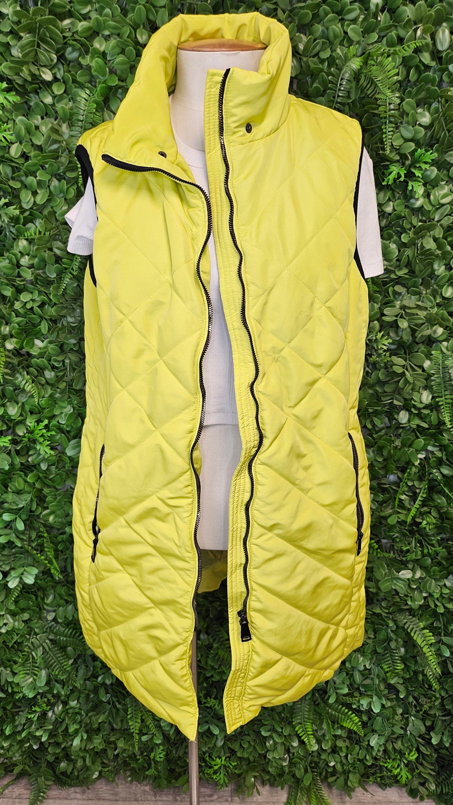 Verge Lime Sleeveless Vest (12)