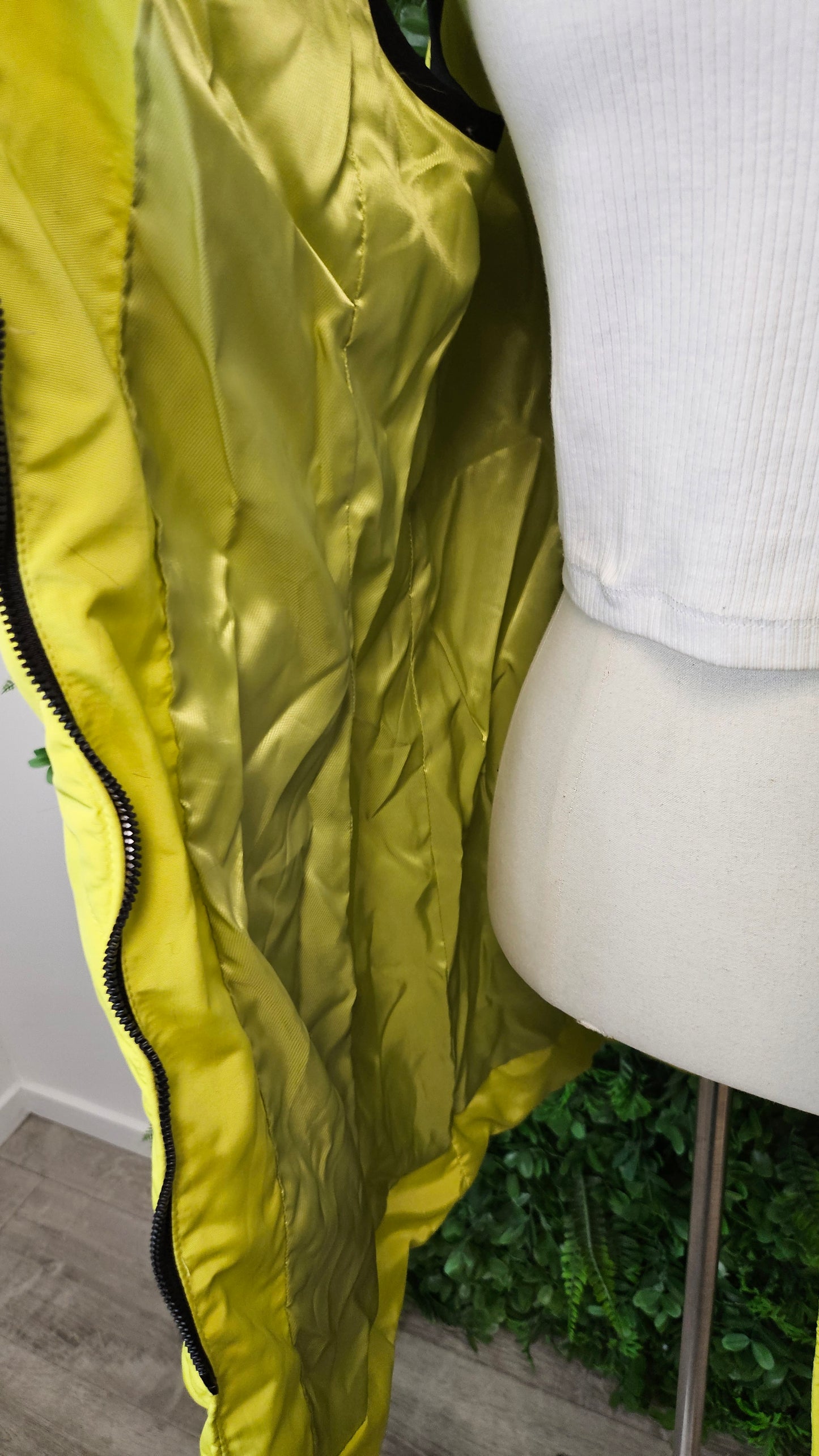 Verge Lime Sleeveless Vest (12)