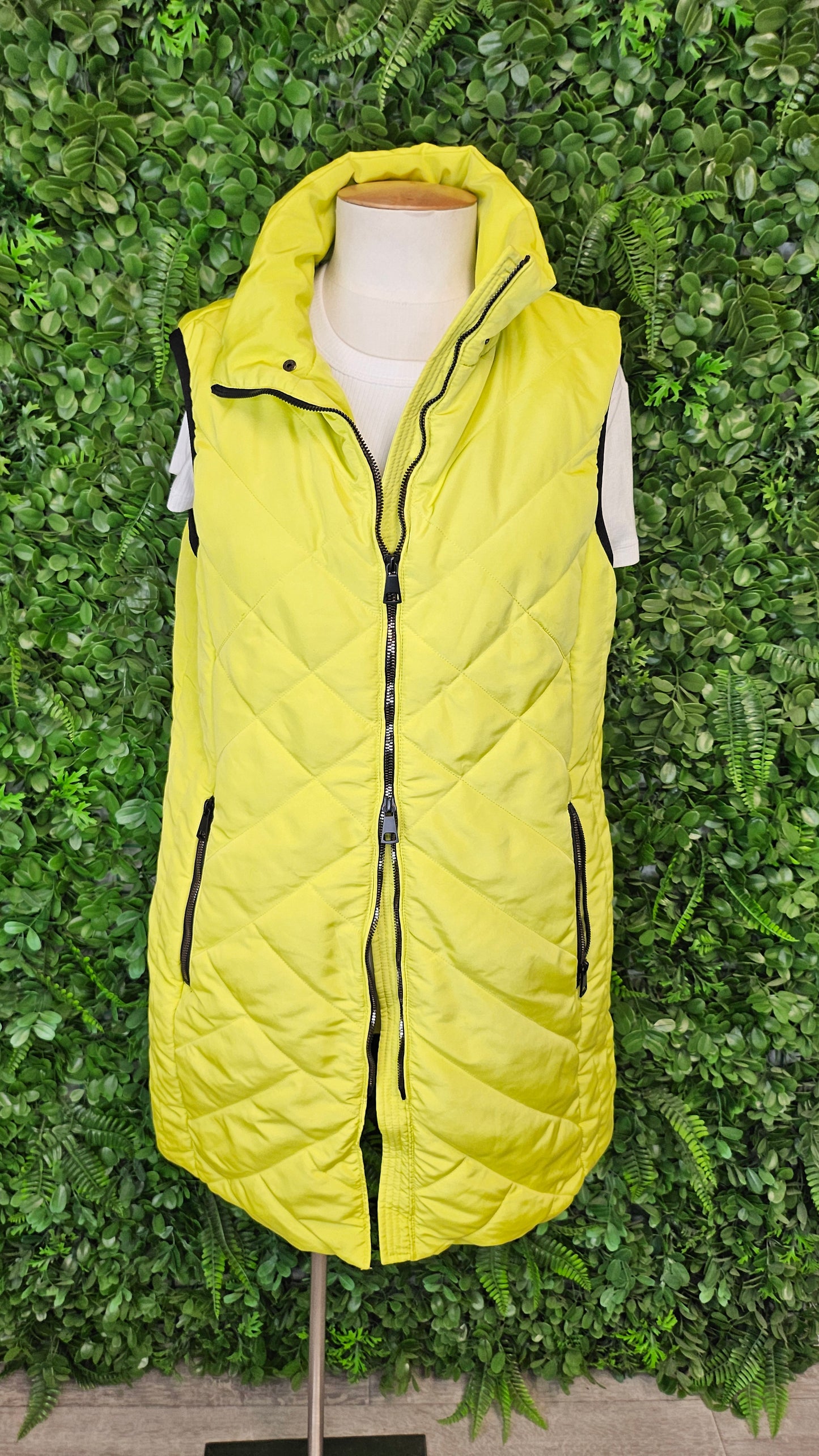 Verge Lime Sleeveless Vest (12)