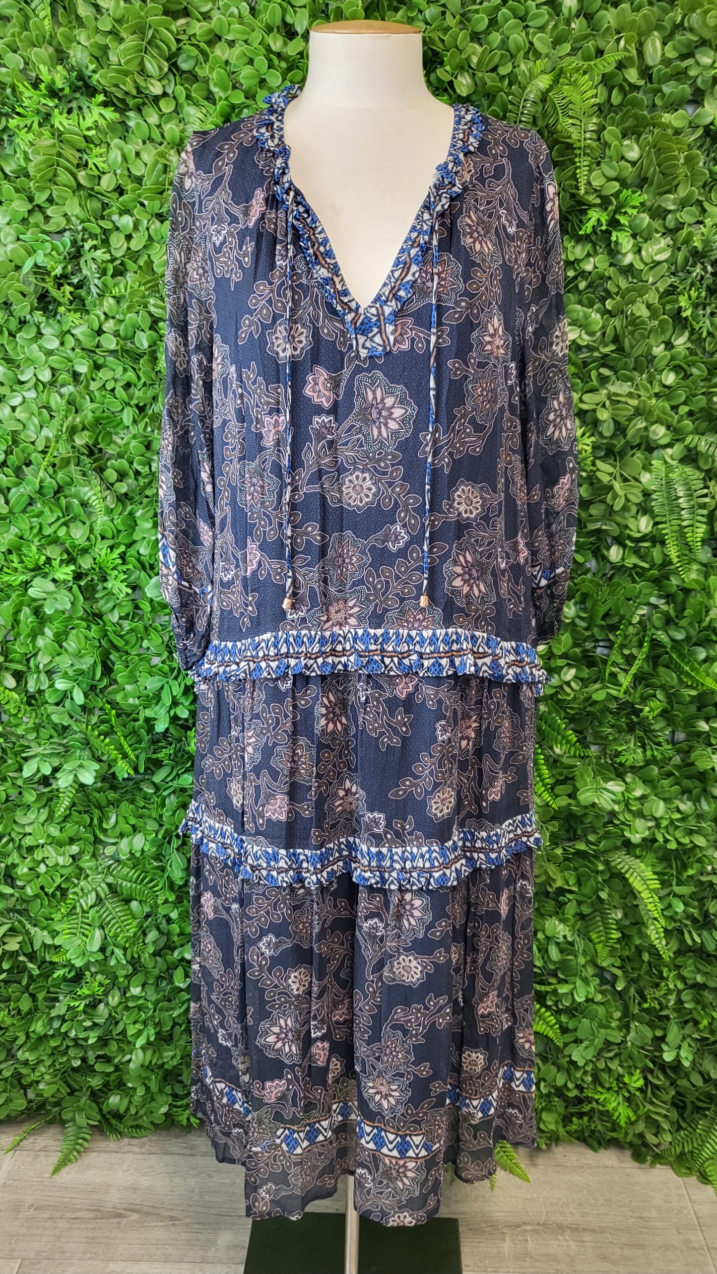 Loobies Story Print Wood Craft Midi Dress (16)