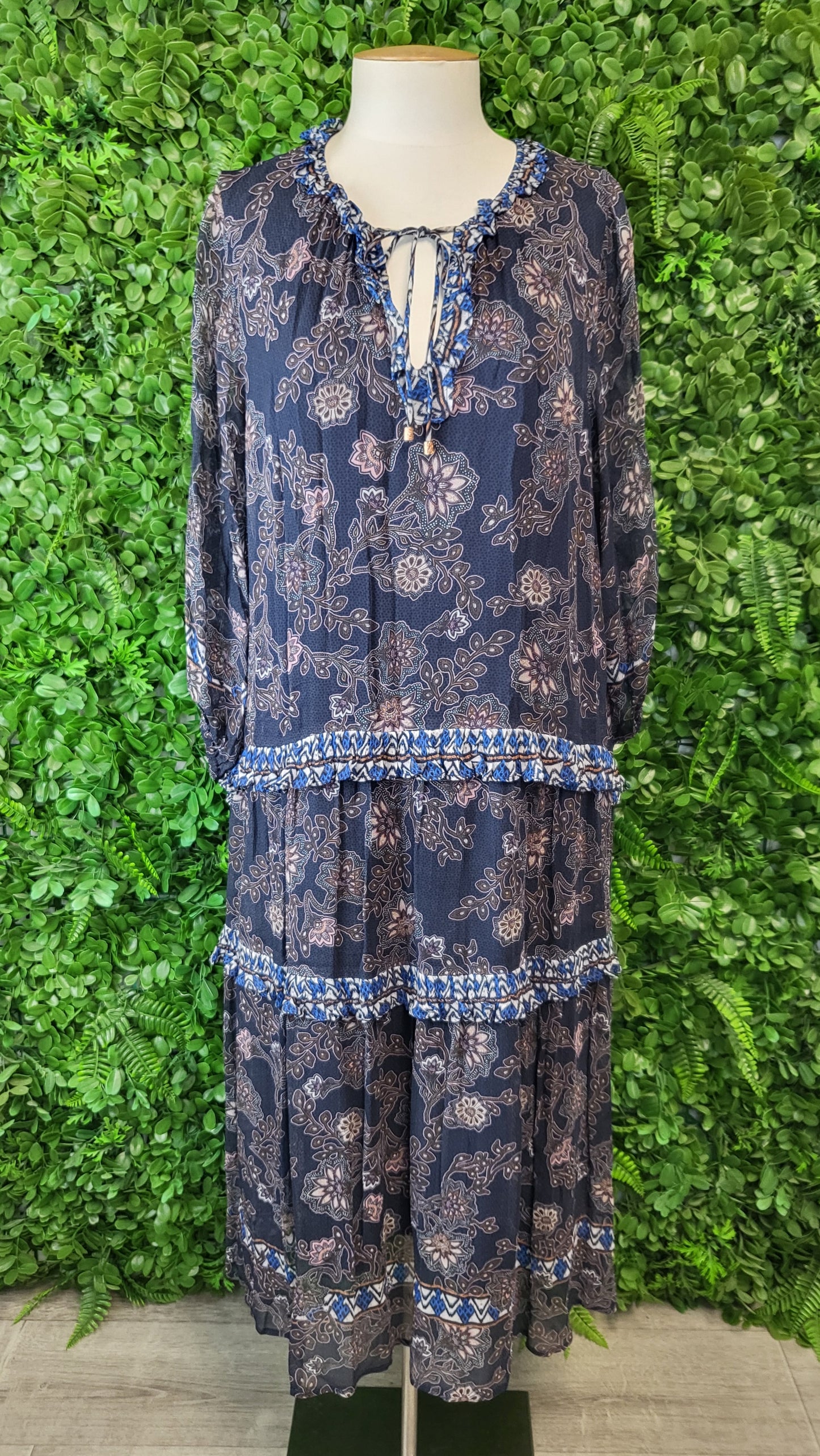 Loobies Story Print Wood Craft Midi Dress (16)