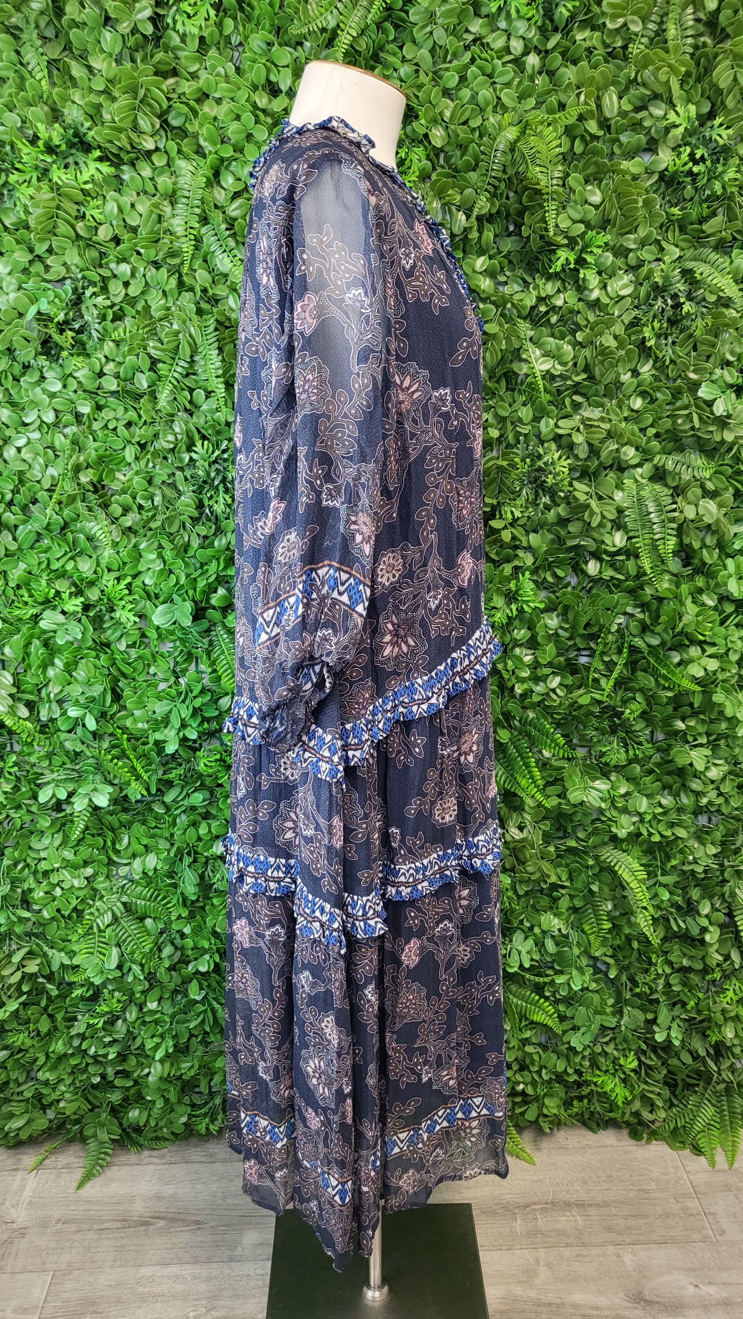 Loobies Story Print Wood Craft Midi Dress (16)