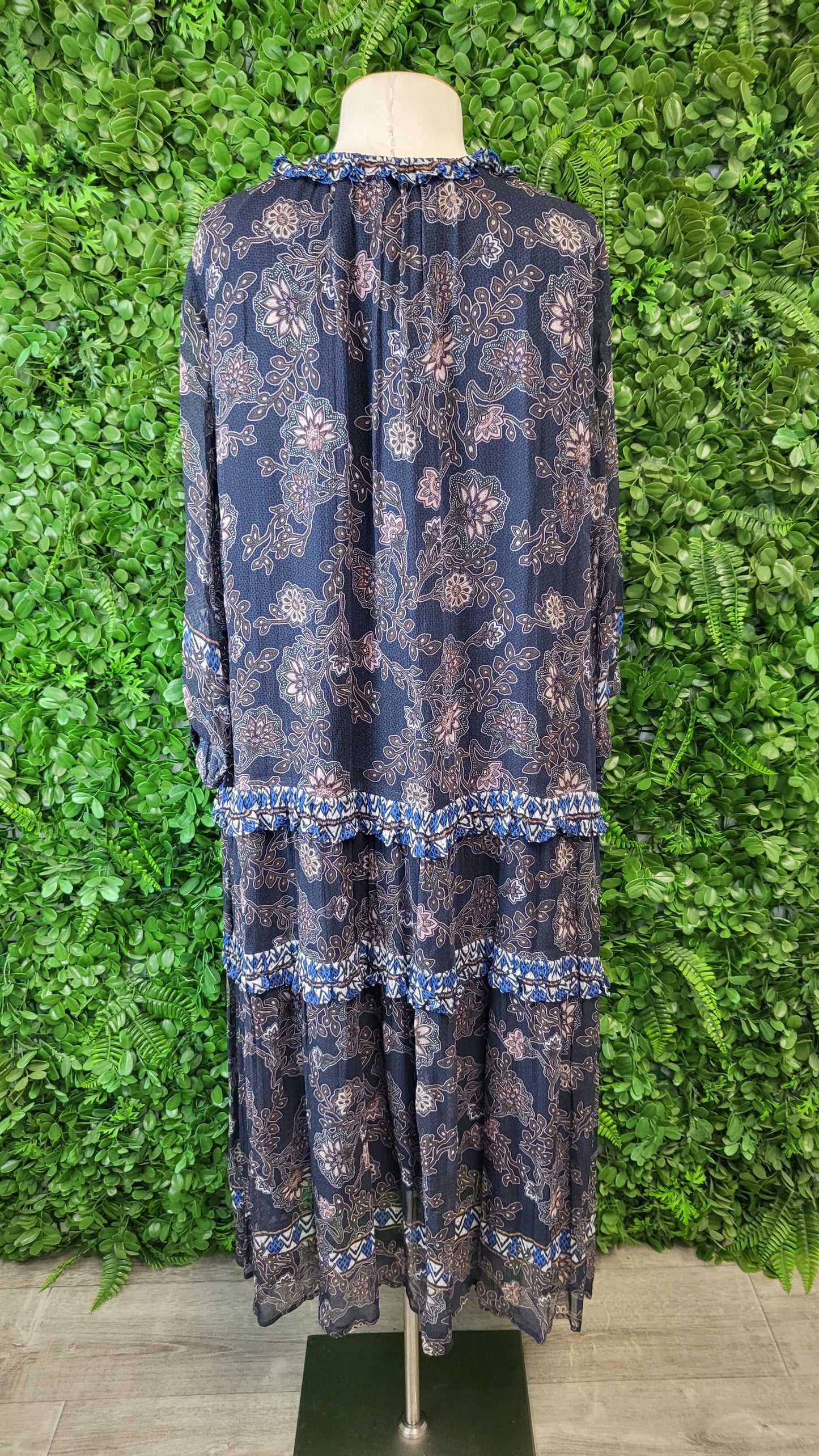 Loobies Story Print Wood Craft Midi Dress (16)