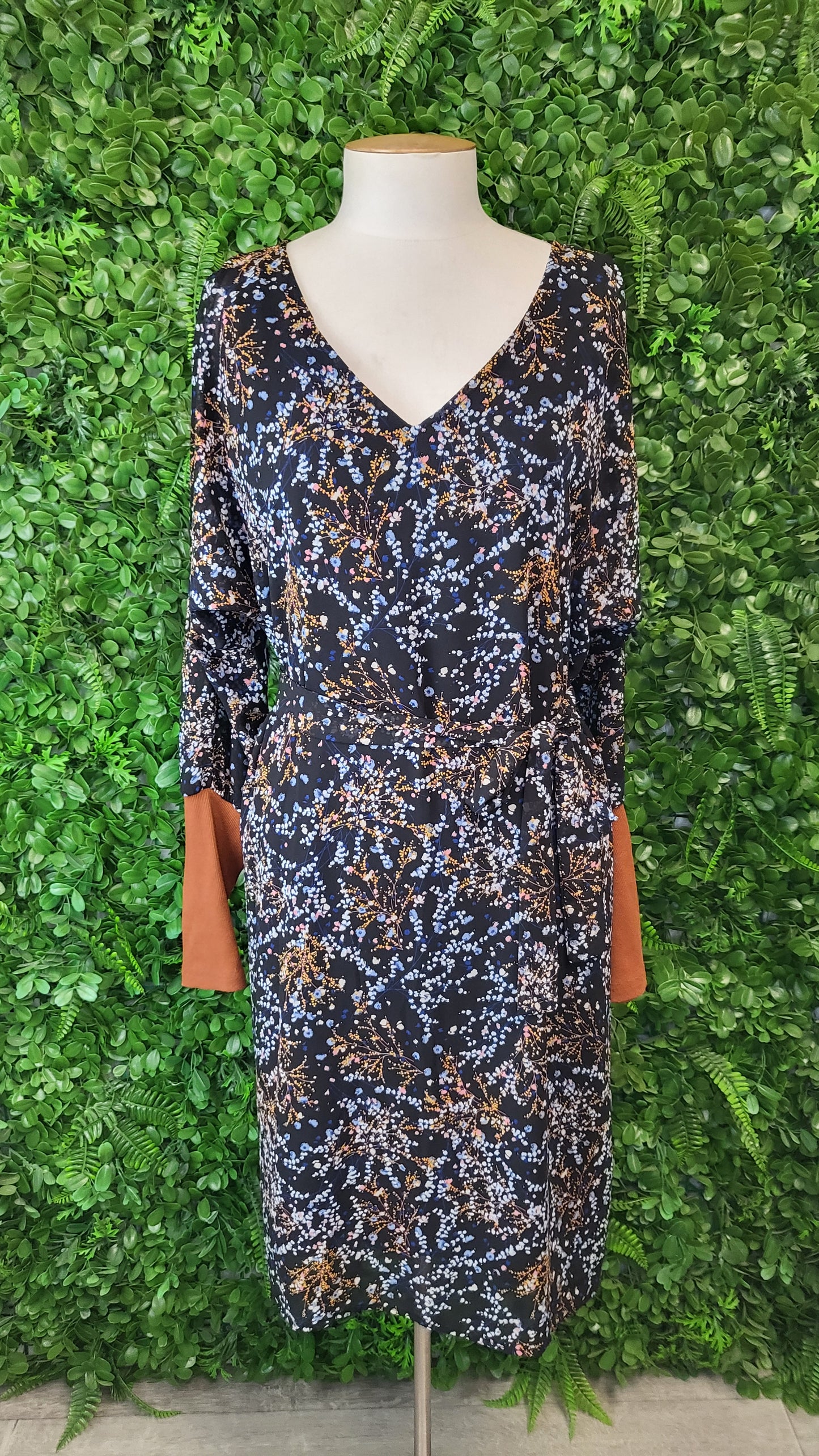 Charlo Floral Midi Dress (10)