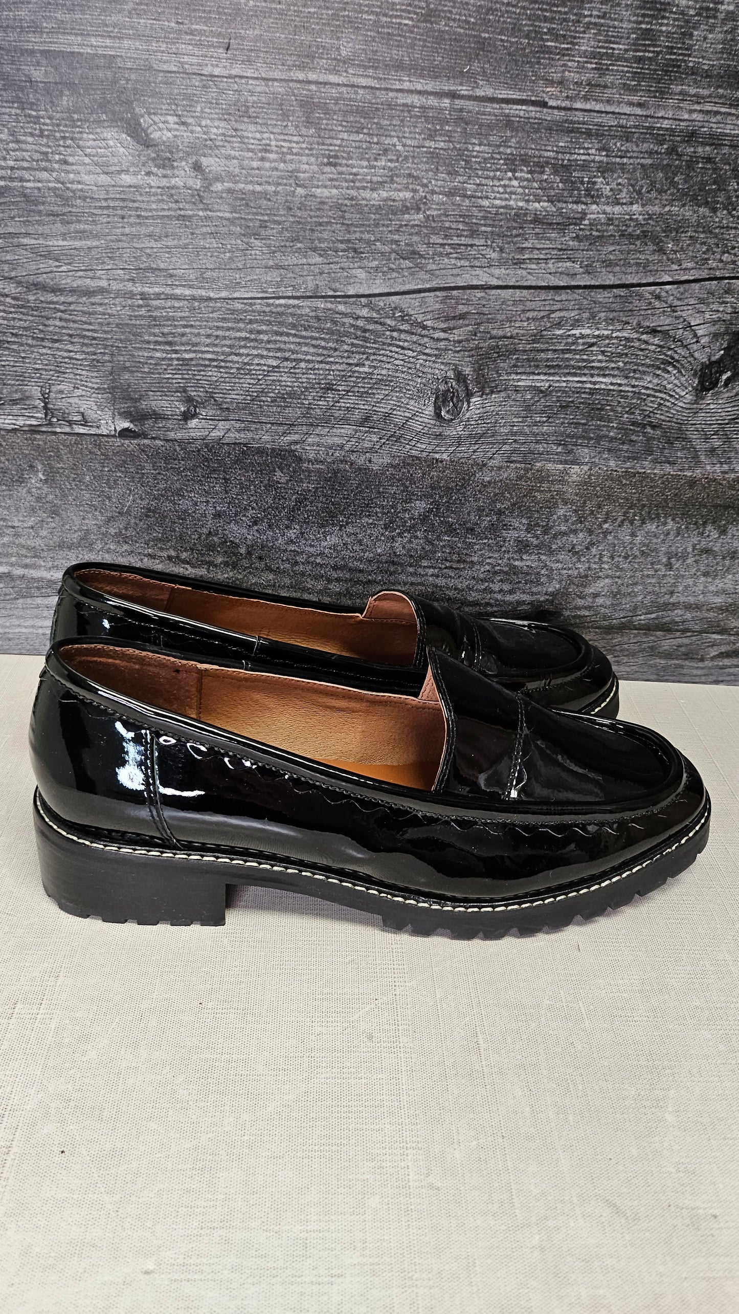 Mi Piaci Black Patent Loafer (42)
