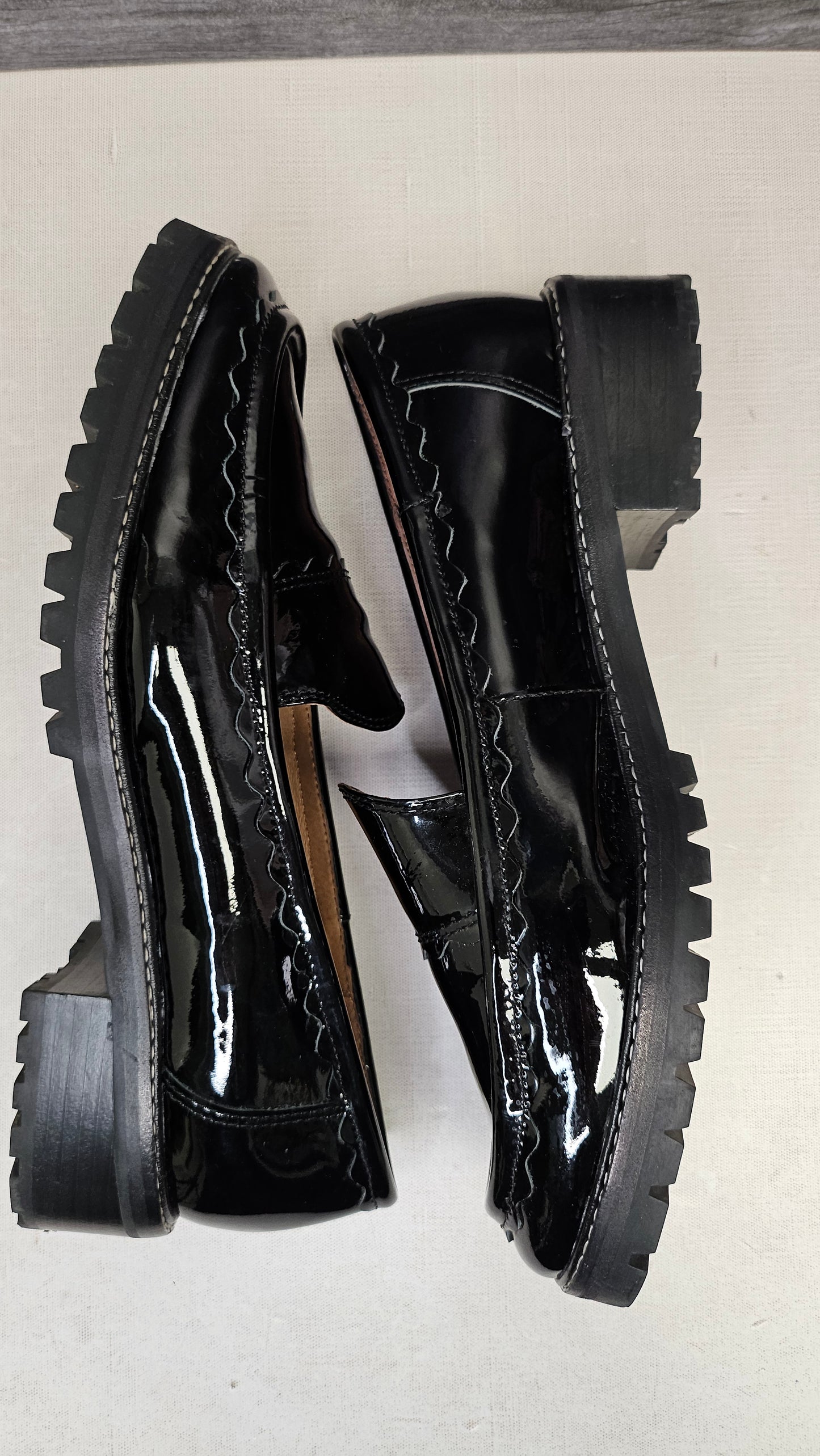 Mi Piaci Black Patent Loafer (42)