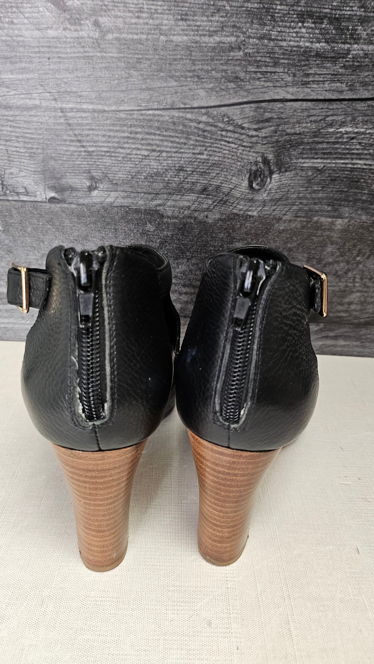 Isabella Anselmi Black Bootie Heel (41)