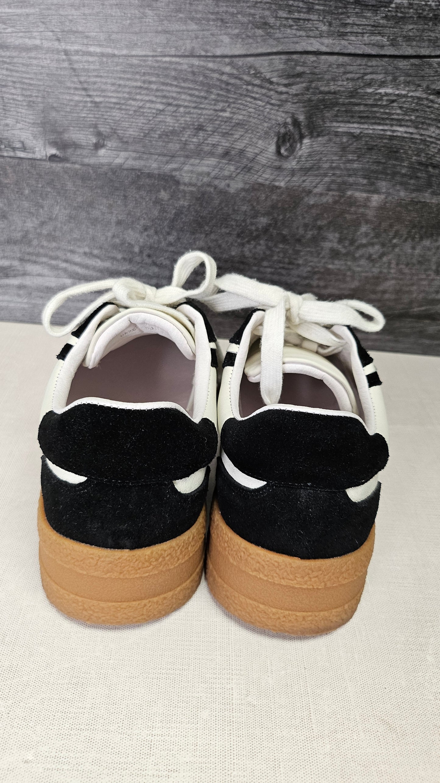 Charlie Rose Black/Cream Hazels Leather Sneaker (39)
