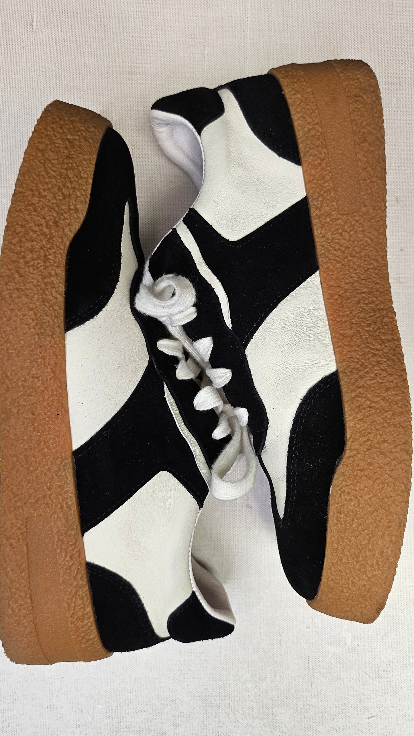 Charlie Rose Black/Cream Hazels Leather Sneaker (39)