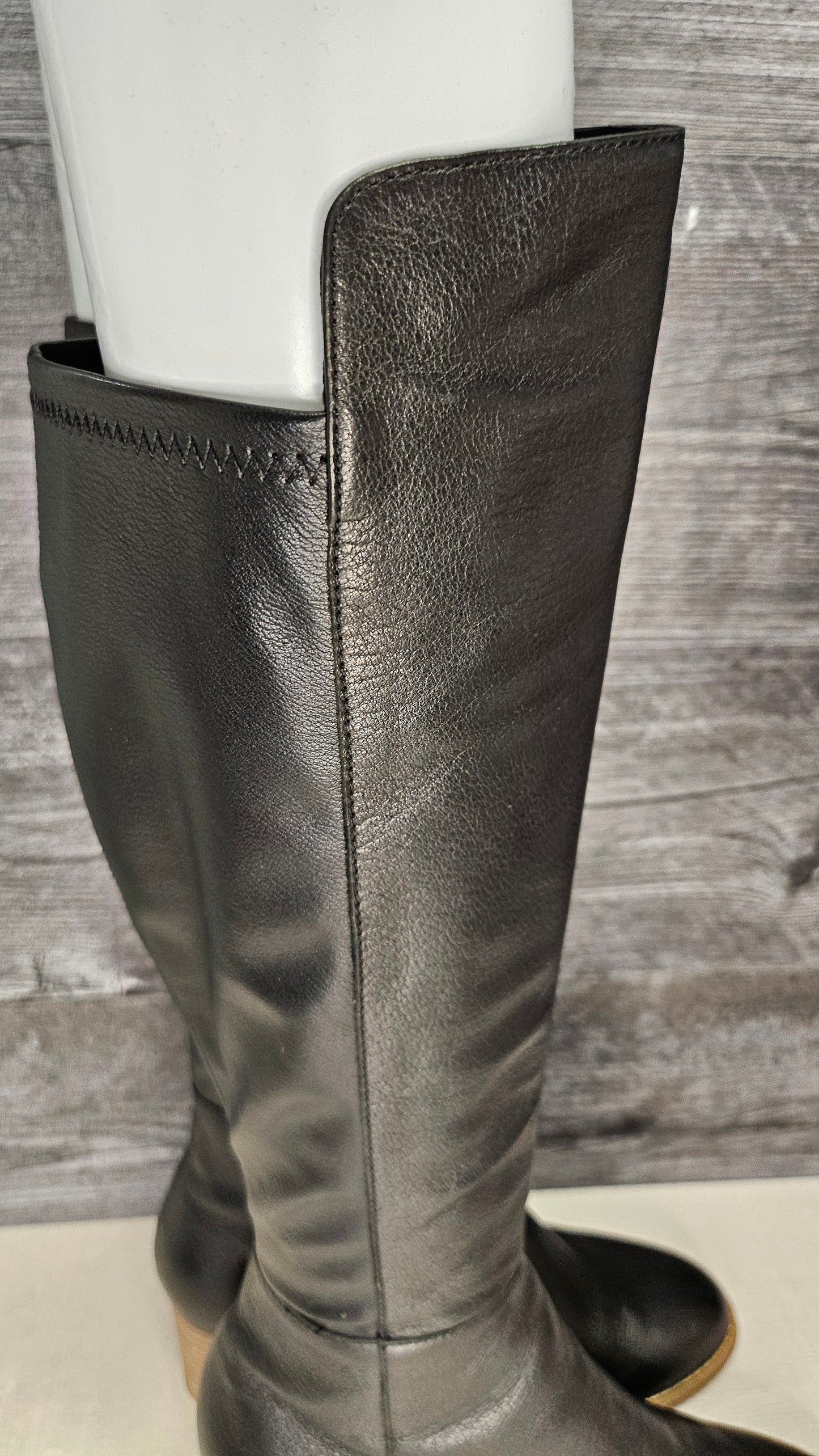 Django & Juliette Black Leather Knee High Boots (37)